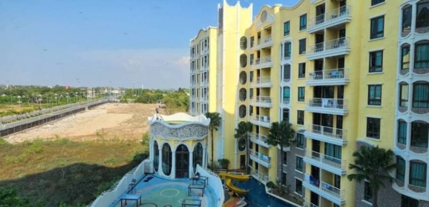 Espana Condo Resort, 5th floor